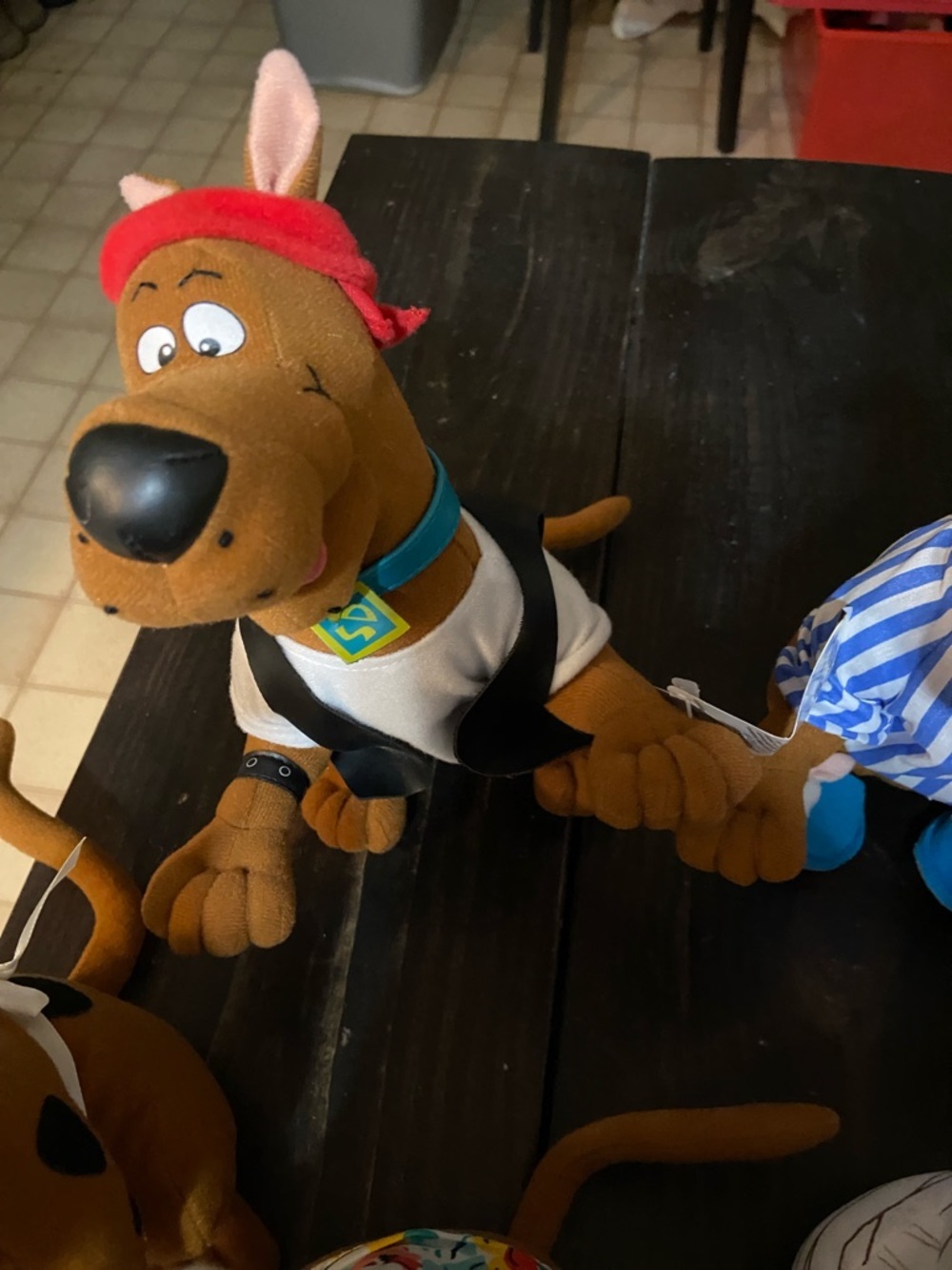 Scooby-Doo Plush Toy - Brown Scooby-Doo Stuffed Animal - Picture 10 of 10
